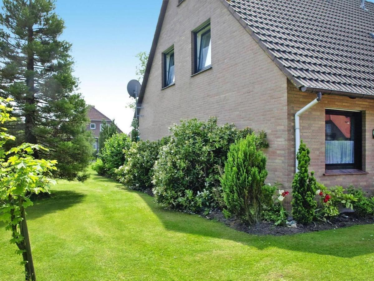 Ferienhaus Mit Grossem Garten In Neßmersiel エクステリア 写真